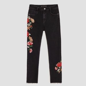 Zara | Frayed Hem Embroidered Skinny Crop Jean